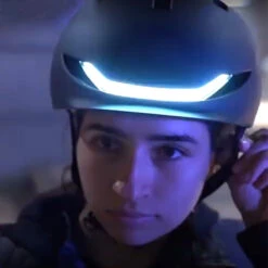 Casque Vélo Urbain Intelligent Lumos Matrix Blanc Avec éclairage -Fun Eco Bikes Boutique casque velo urbain intelligent lumos matrix blanc avec eclairage 3