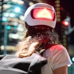 Casque Vélo Urbain Intelligent Lumos Matrix Blanc Avec éclairage -Fun Eco Bikes Boutique casque velo urbain intelligent lumos matrix blanc avec eclairage 4