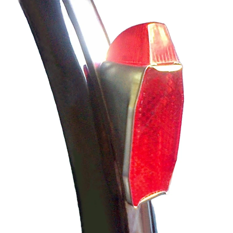 Eclairage Arrière En Métal Pour Vélo Vintage 2 Eclairage Arrière En Métal Pour Vélo Vintage – Image 2