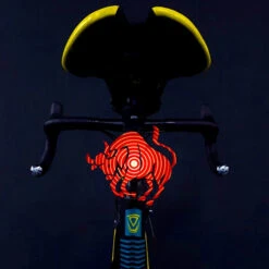 Feu Arrière De Vélo Intelligent à Friction Ventilé USB Et Bluetooth -Fun Eco Bikes Boutique feu arriere de velo intelligent a friction ventile 8