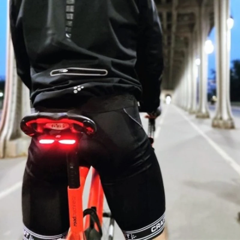 Feu Arrière Lucia Monté Sur Le Rail De Selle 3 Feu Arrière Lucia Monté Sur Le Rail De Selle – Image 3