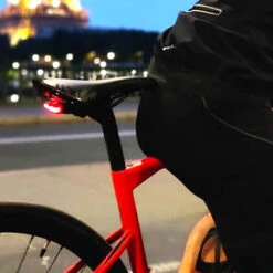 Feu Arrière Lucia Monté Sur Le Rail De Selle 9 Feu Arrière Lucia Monté Sur Le Rail De Selle -Fun Eco Bikes Boutique feu arriere lucia monte sur le rail de selle 3