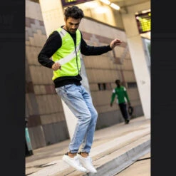 Gilet De Signalisation à Vélo Avec Poche Latérale Roadie Jaune Fluo Wowow -Fun Eco Bikes Boutique gilet de signalisation a velo avec poche laterale roadie jaune fluo wowow 4