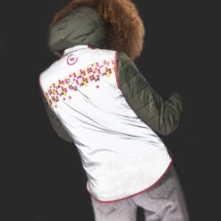 Gilet Réfléchissant Pour Dame à Vélo Wowow Amy 7 Gilet Réfléchissant Pour Dame à Vélo Wowow Amy -Fun Eco Bikes Boutique gilet reflechissant pour dame a velo wowow amy 3
