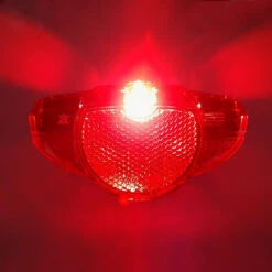 AXA Spark Steady Éclairage Arrière 80 Mm Pour Porte-bagages Vélo 11 AXA Spark Steady Éclairage Arrière 80 Mm Pour Porte-bagages Vélo -Fun Eco Bikes Boutique spark steady eclairage arriere 80 mm pour porte bagages velo 2